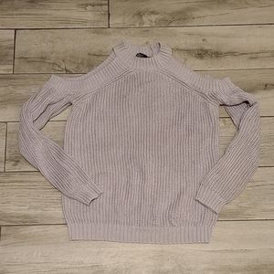 🐧Forever 21 cold shoulder knit sweater☀️🌷 💧 💕 ✨️ 🍎🍋🧁🎀🦄🐯🐠🍓🦉